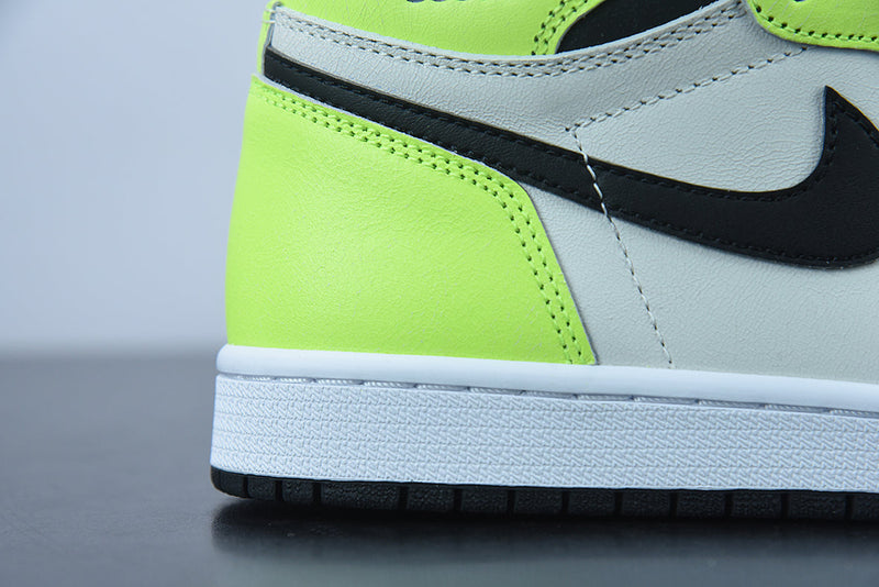 Tênis Nike Air Jordan 1 High "Volt" - Rei da Pelada