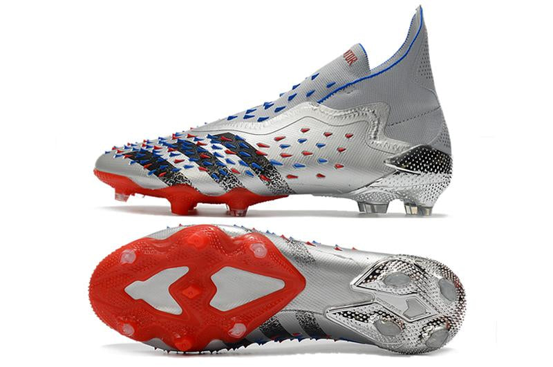 Chuteira adidas Predator Freak+ Campo