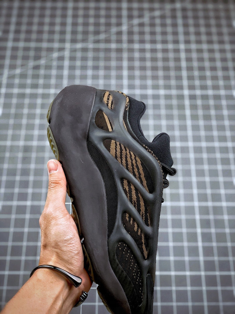 Tênis Adidas Yeezy Boost 700 V3 Eremiel - Rei da Pelada