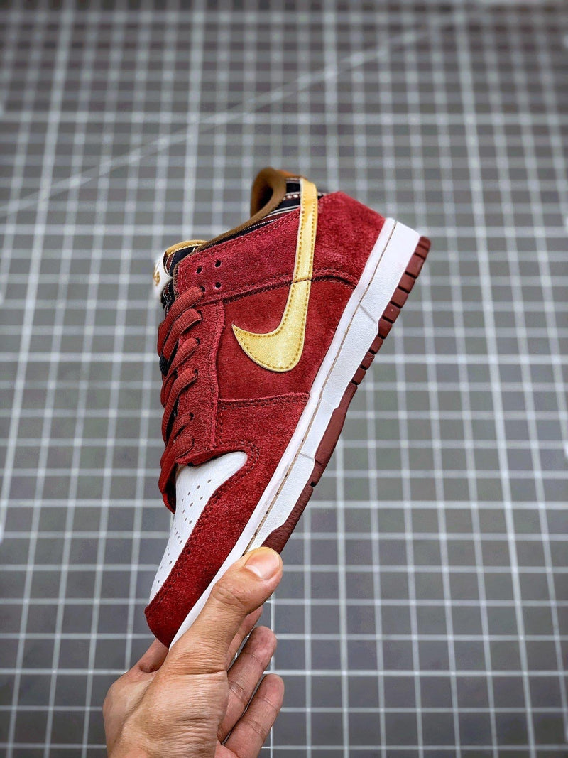 Tênis Nike SB Dunk Low "Anchorman" - Rei da Pelada