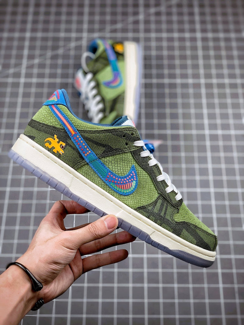 Tênis Nike SB Dunk Low "Siempre Familia" - Rei da Pelada