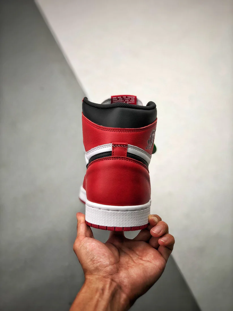 Tênis Nike Air Jordan 1 Retro High Chicago 2015 - Rei da Pelada