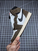 Tênis Nike Air Jordan 1 Retro High "Travis Scott" - Rei da Pelada