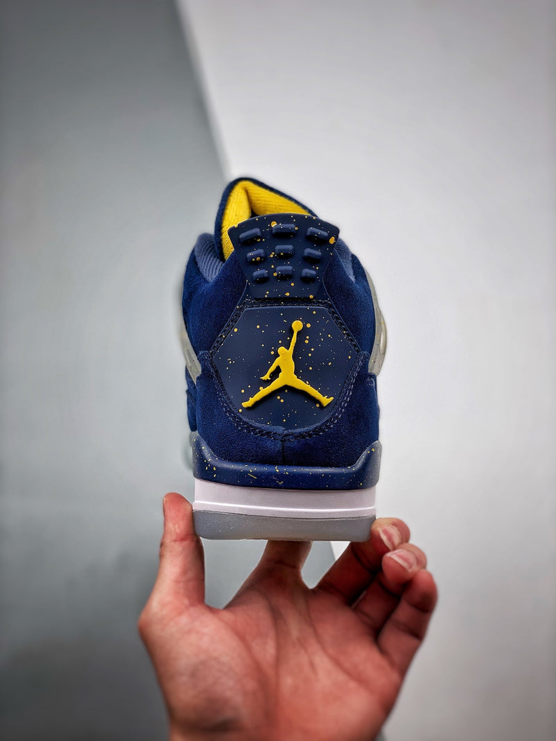 Tênis Nike Air Jordan 4 "Michigan" - Rei da Pelada