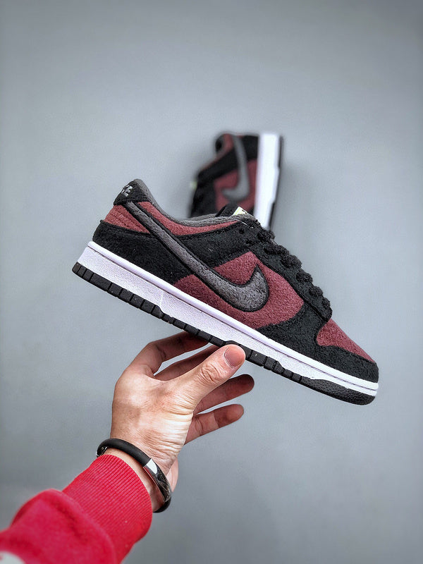 Tênis Nike SB Dunk Low "Fleece" - Rei da Pelada