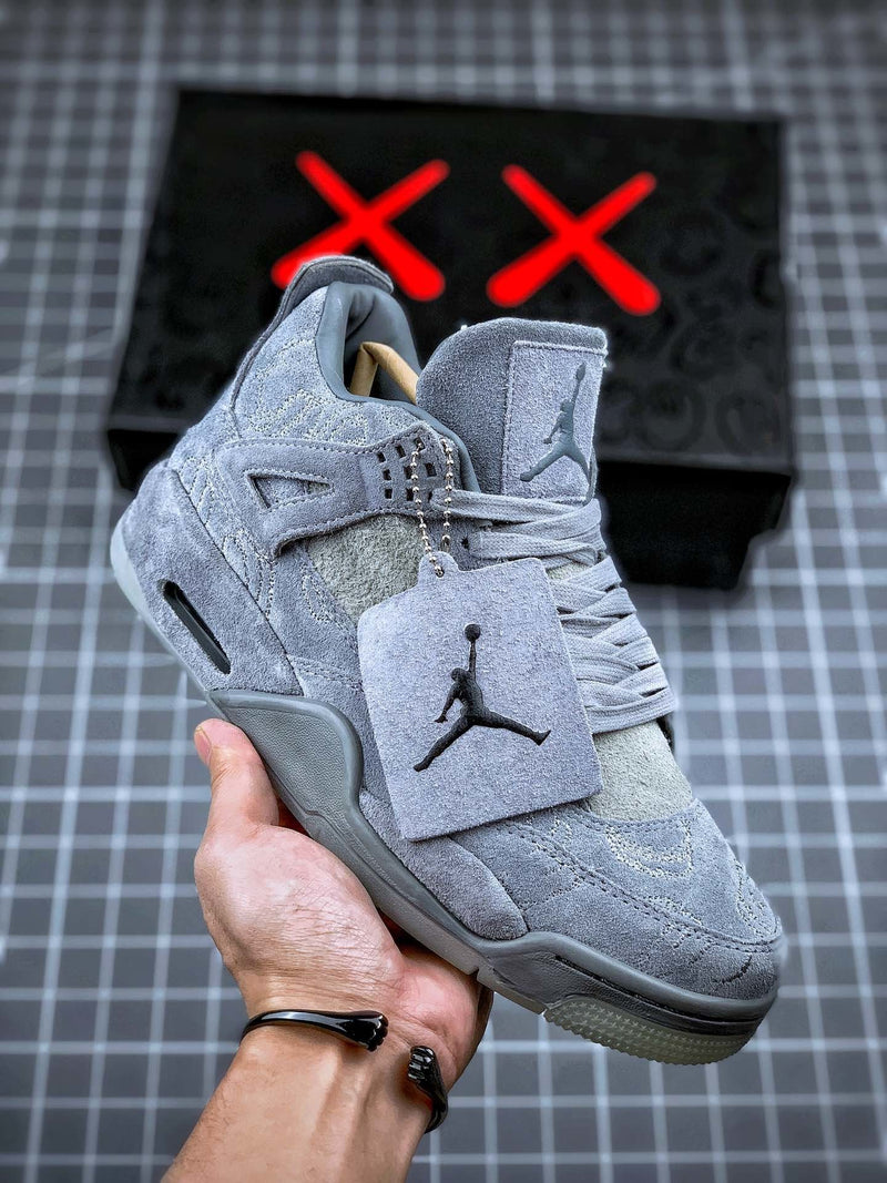 Tênis Nike Air Jordan 4 Retro Kaws - Rei da Pelada