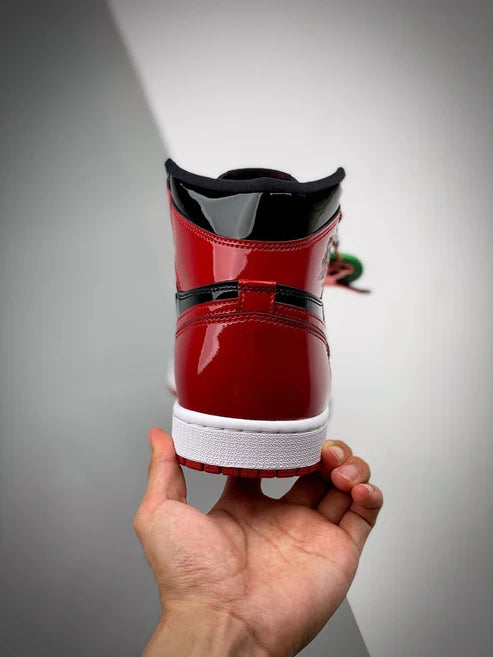 Tênis Nike Air Jordan 1 High "Bred Patent" - Rei da Pelada