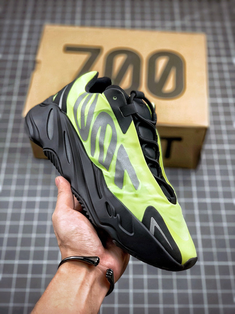 Tênis Adidas Yeezy Boost 700 MNVN - Rei da Pelada