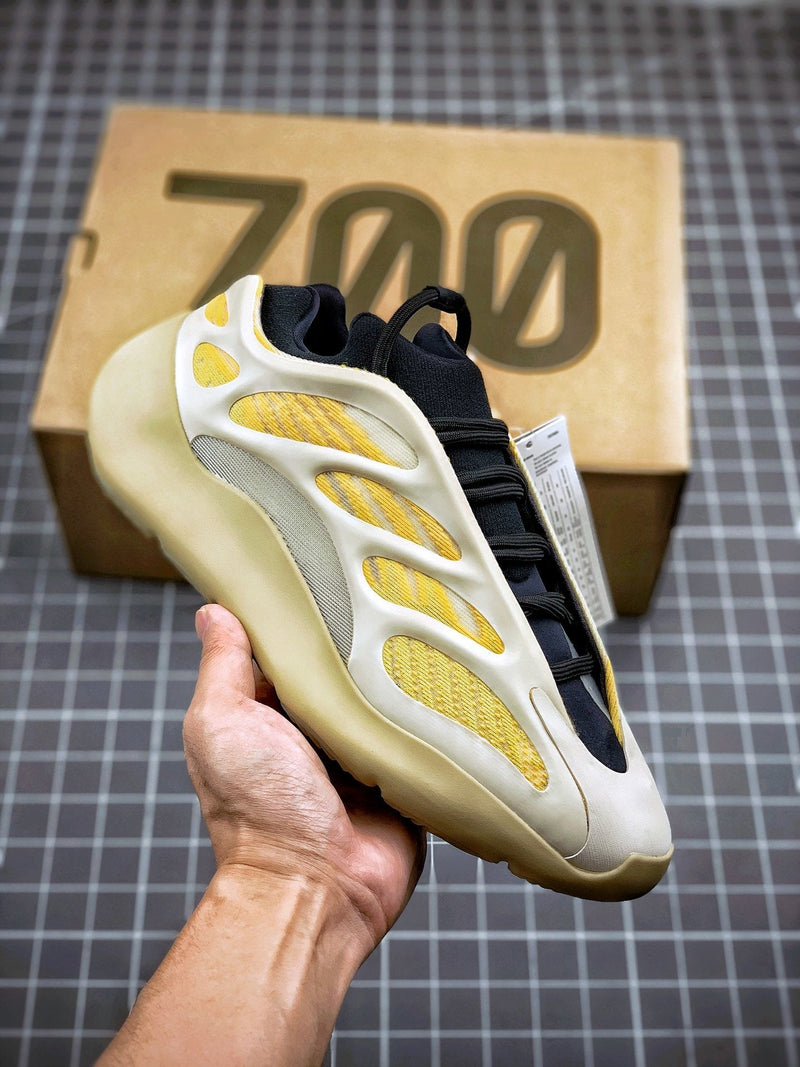 Tênis Adidas Yeezy Boost 700 V3 Srphym - Rei da Pelada