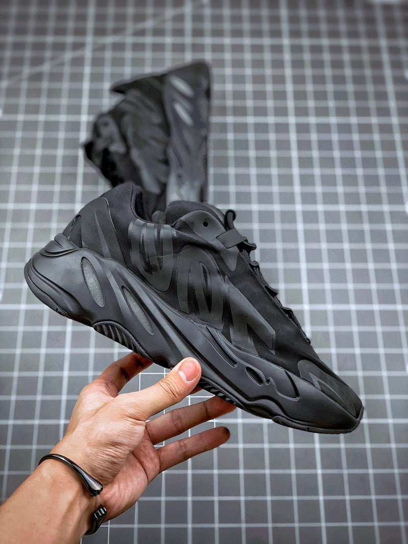 Tênis Adidas Yeezy Boost 700 MNVN - Rei da Pelada