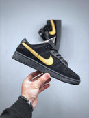 Tênis Nike SB Dunk Low "Black Gold" - Rei da Pelada