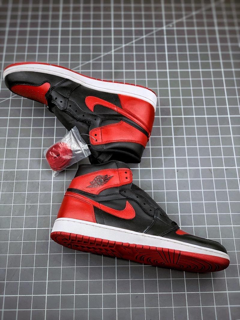 Tênis Nike Air Jordan 1 High 'Bred Banned' - Rei da Pelada