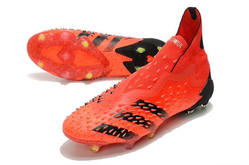 Chuteira adidas Predator Freak+ Campo