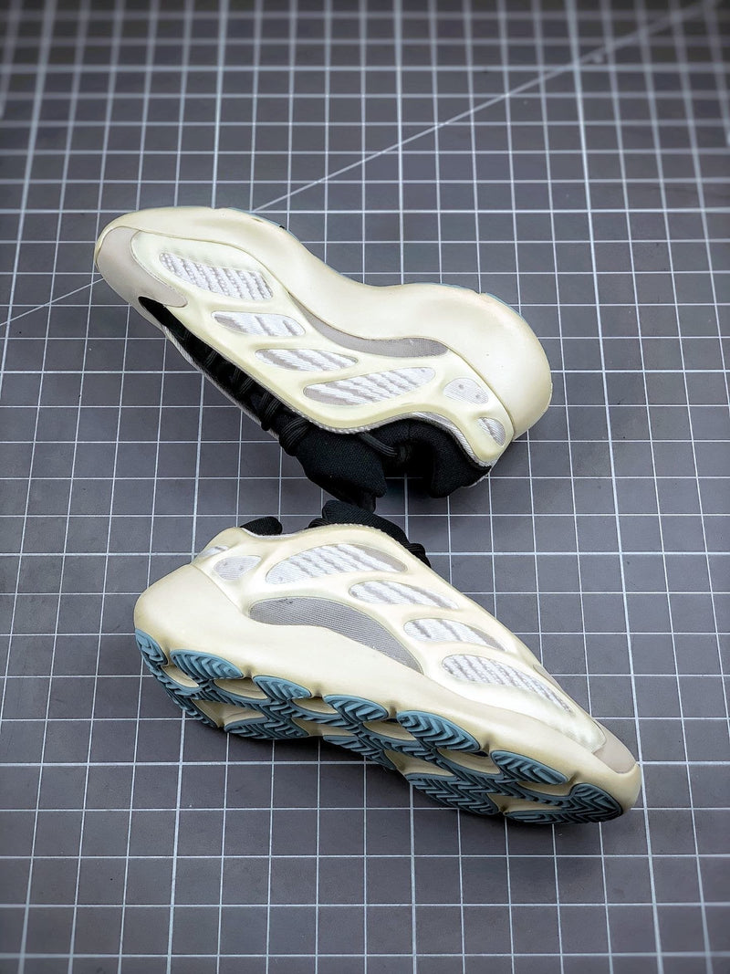 Tênis Adidas Yeezy Boost 700 V3 Azael - Rei da Pelada