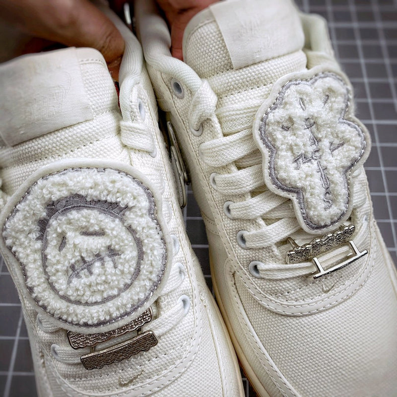 Tênis Travis Scott x Nike Air Force 1 Low 'White Sail' - Rei da Pelada