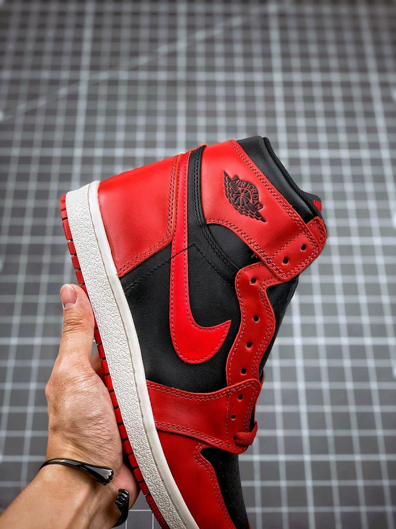 Tênis Nike Air Jordan 1 High '85 'Varsity Red' - Rei da Pelada