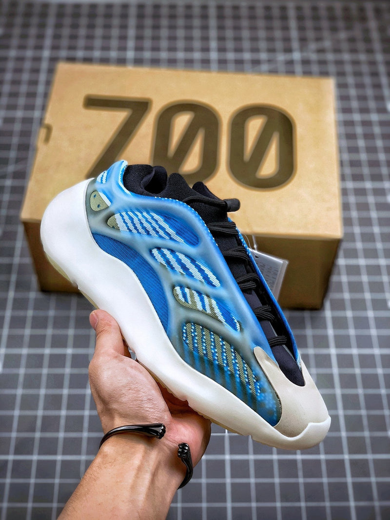 Tênis Adidas Yeezy Boost 700 V3 Azareth - Rei da Pelada