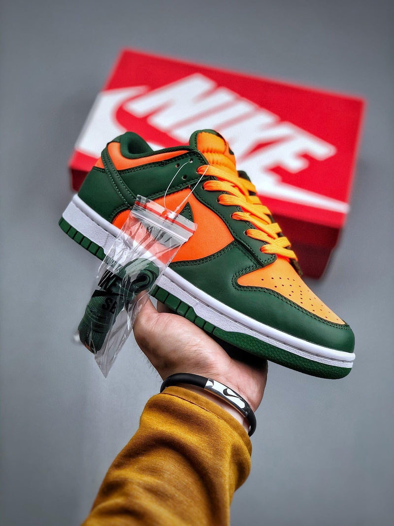 Tênis Nike SB Dunk Low "Miami Hurricanes" - Rei da Pelada