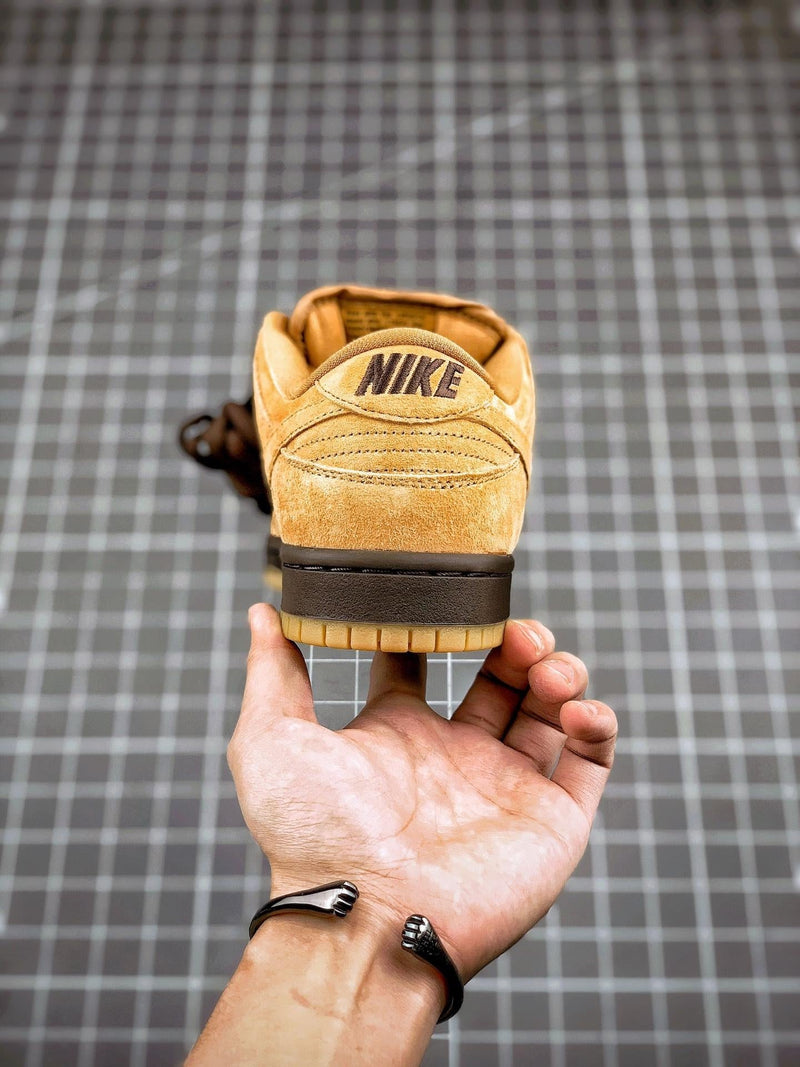 Tênis Nike SB Dunk Low "Wheat Mocha" - Rei da Pelada