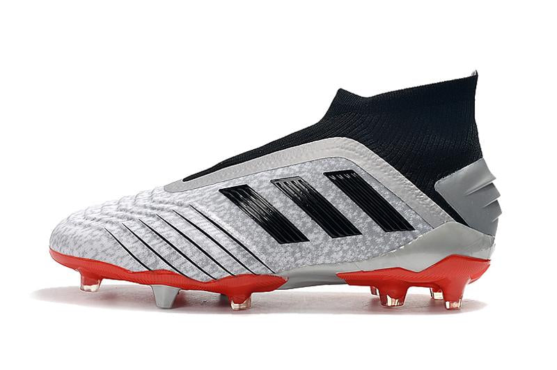 Chuteira adidas Predator 19 Campo