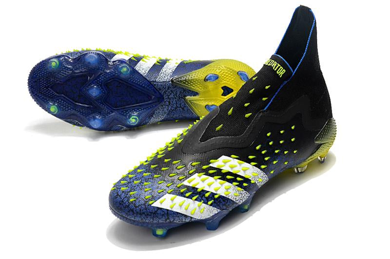 Chuteira adidas Predator Freak+ Campo