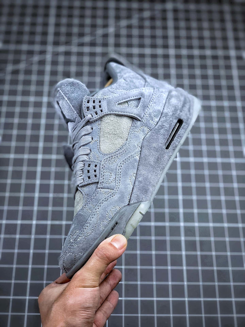 Tênis Nike Air Jordan 4 Retro Kaws - Rei da Pelada