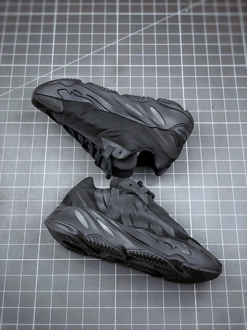 Tênis Adidas Yeezy Boost 700 MNVN - Rei da Pelada