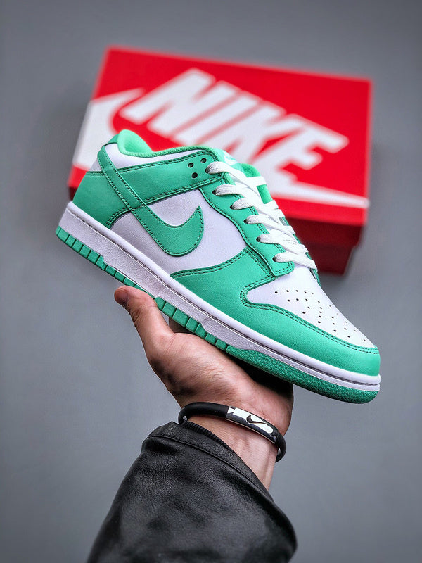 Tênis Nike SB Dunk Low "Barely Green" - Rei da Pelada