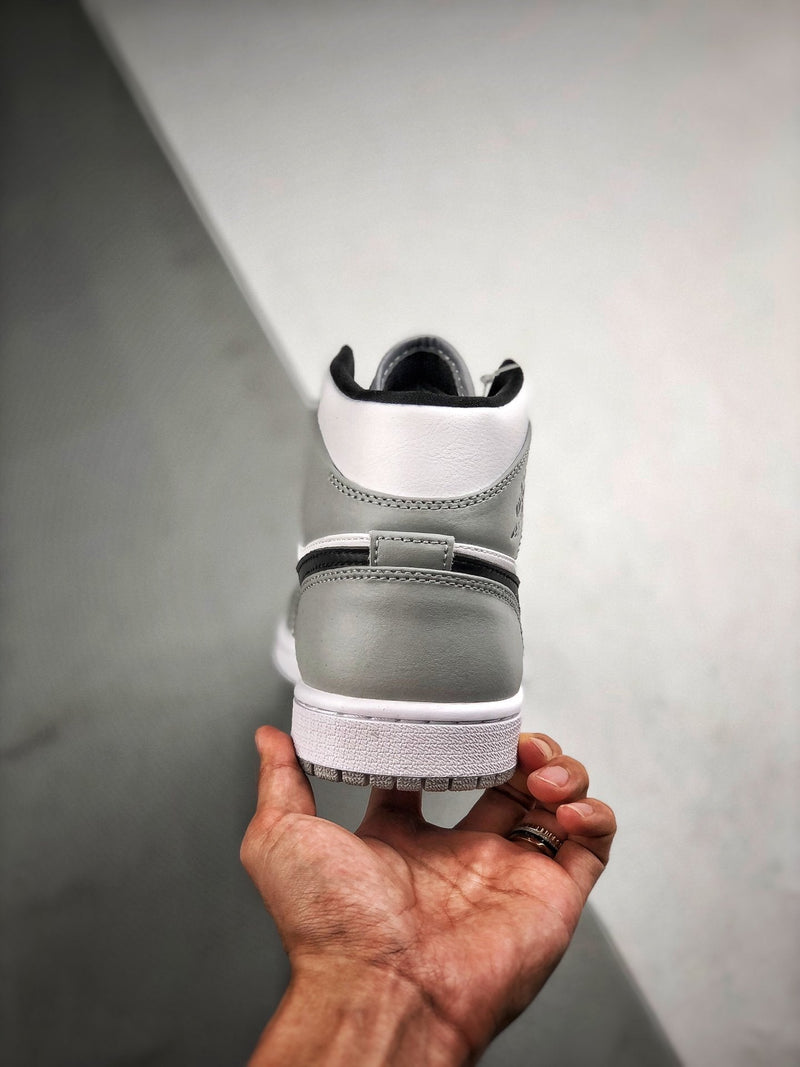 Tênis Nike Air Jordan 1 MID "Light Smoke Grey" - Rei da Pelada