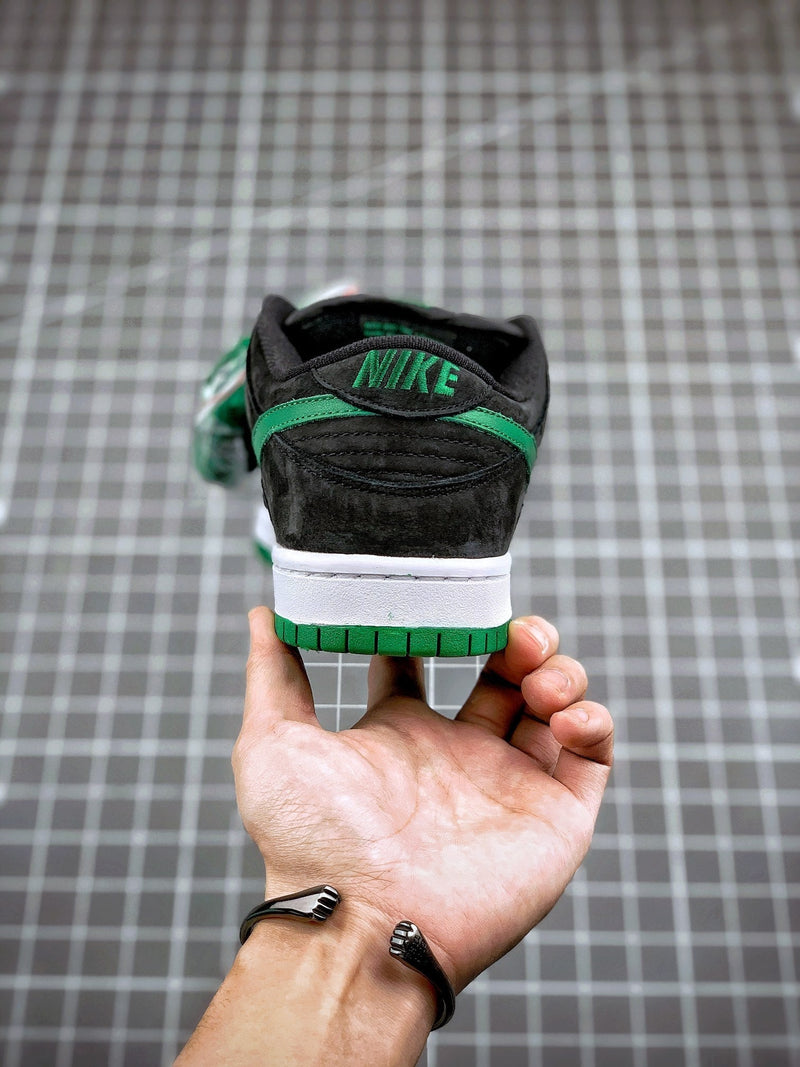 Tênis Nike SB Dunk Low "Black Pine Green" - Rei da Pelada