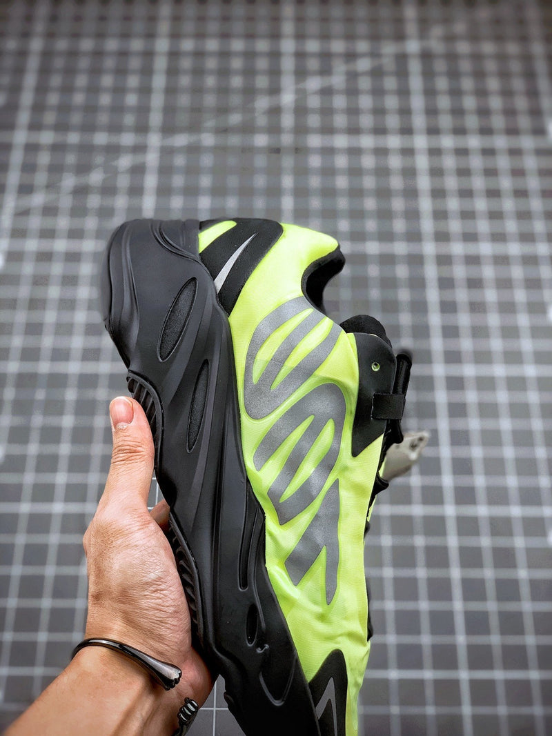 Tênis Adidas Yeezy Boost 700 MNVN - Rei da Pelada