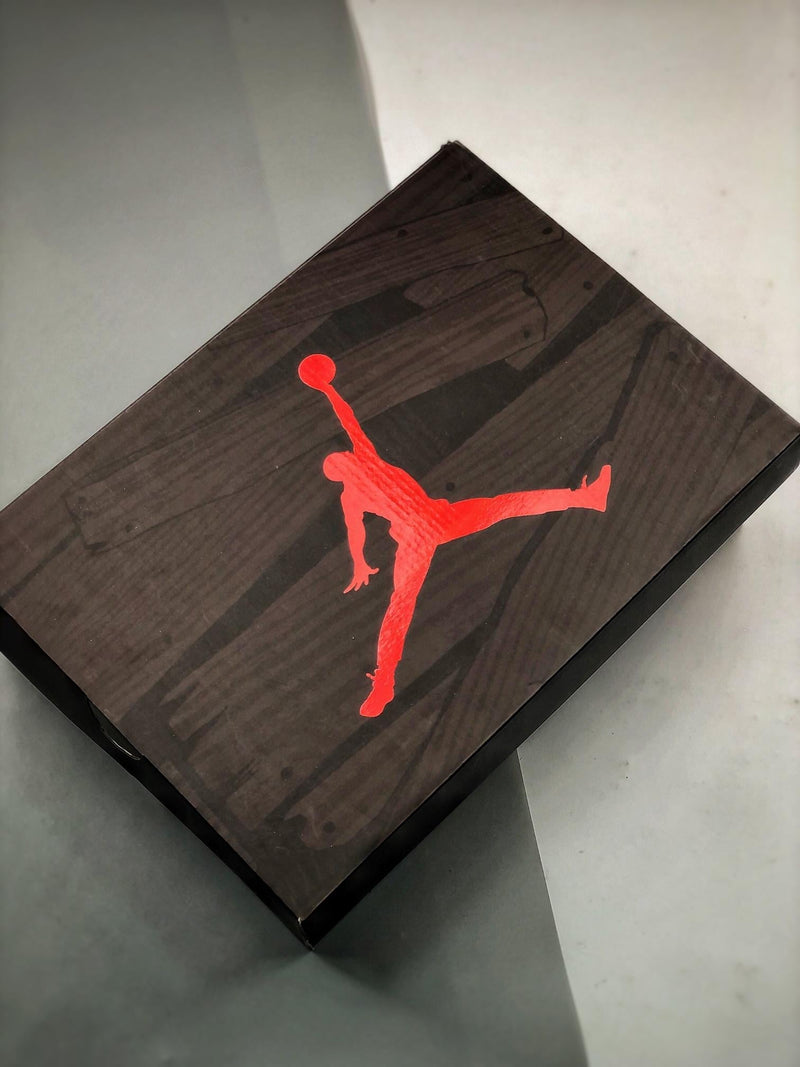 Tênis Nike Air Jordan 5 "Ranging Bull" - Rei da Pelada