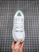 Tênis Nike SB Dunk Low "Photon Dust" - Rei da Pelada