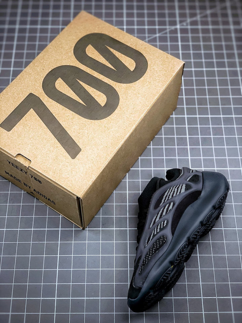 Tênis Adidas Yeezy Boost 700 V3 Alvah - Rei da Pelada