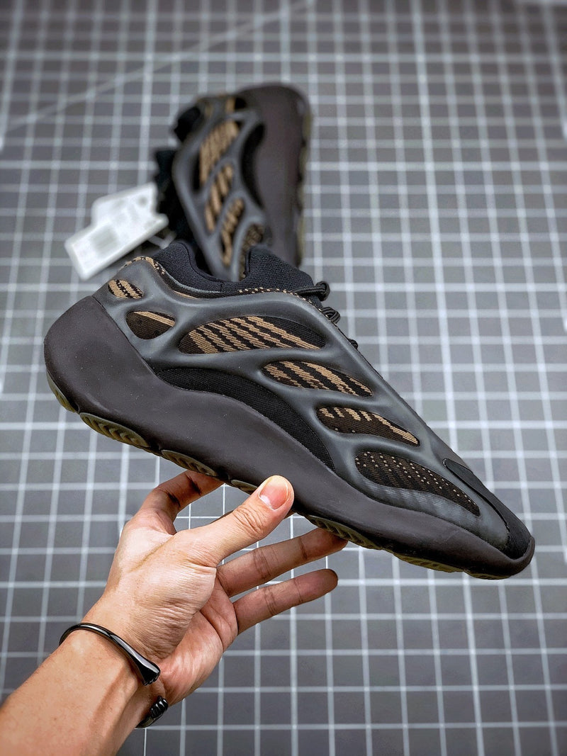 Tênis Adidas Yeezy Boost 700 V3 Eremiel - Rei da Pelada