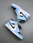Tênis Nike Air Jordan 1 Mid "Ice Blue" - Rei da Pelada