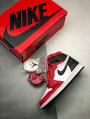 Tênis Nike Air Jordan 1 Retro High "Satin Red" - Rei da Pelada