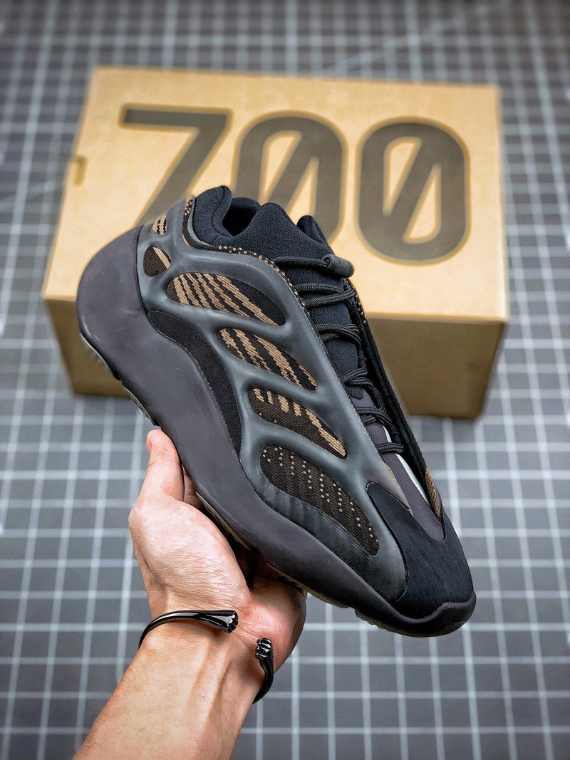 Tênis Adidas Yeezy Boost 700 V3 Eremiel - Rei da Pelada