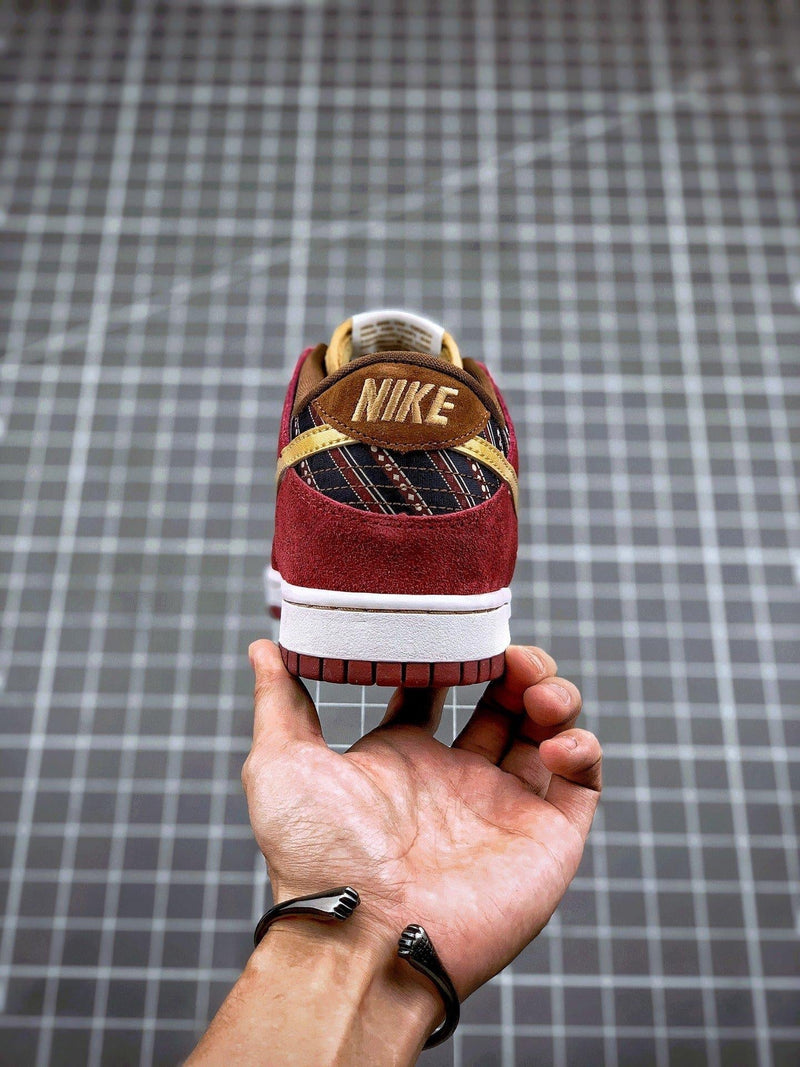 Tênis Nike SB Dunk Low "Anchorman" - Rei da Pelada