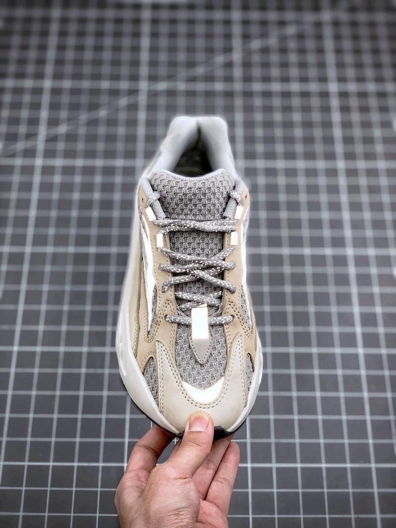 Tênis Adidas Yeezy Boost 700 V2 Cream - Rei da Pelada