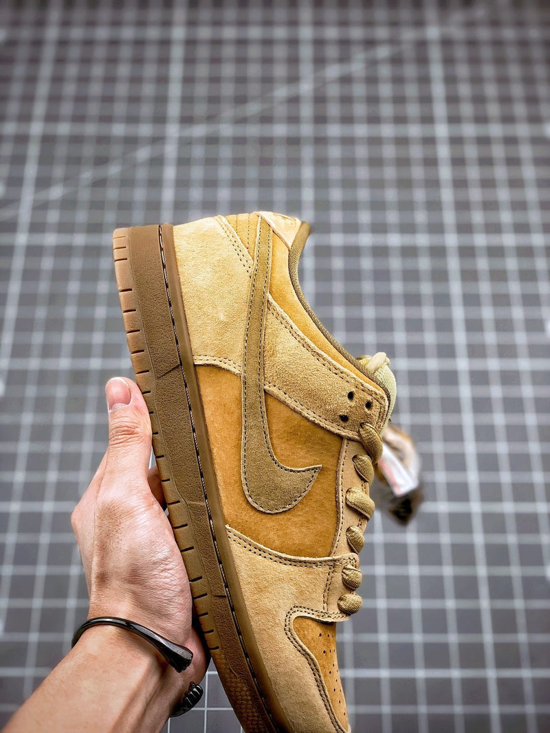 Tênis Nike SB Dunk Low "Wheat" - Rei da Pelada