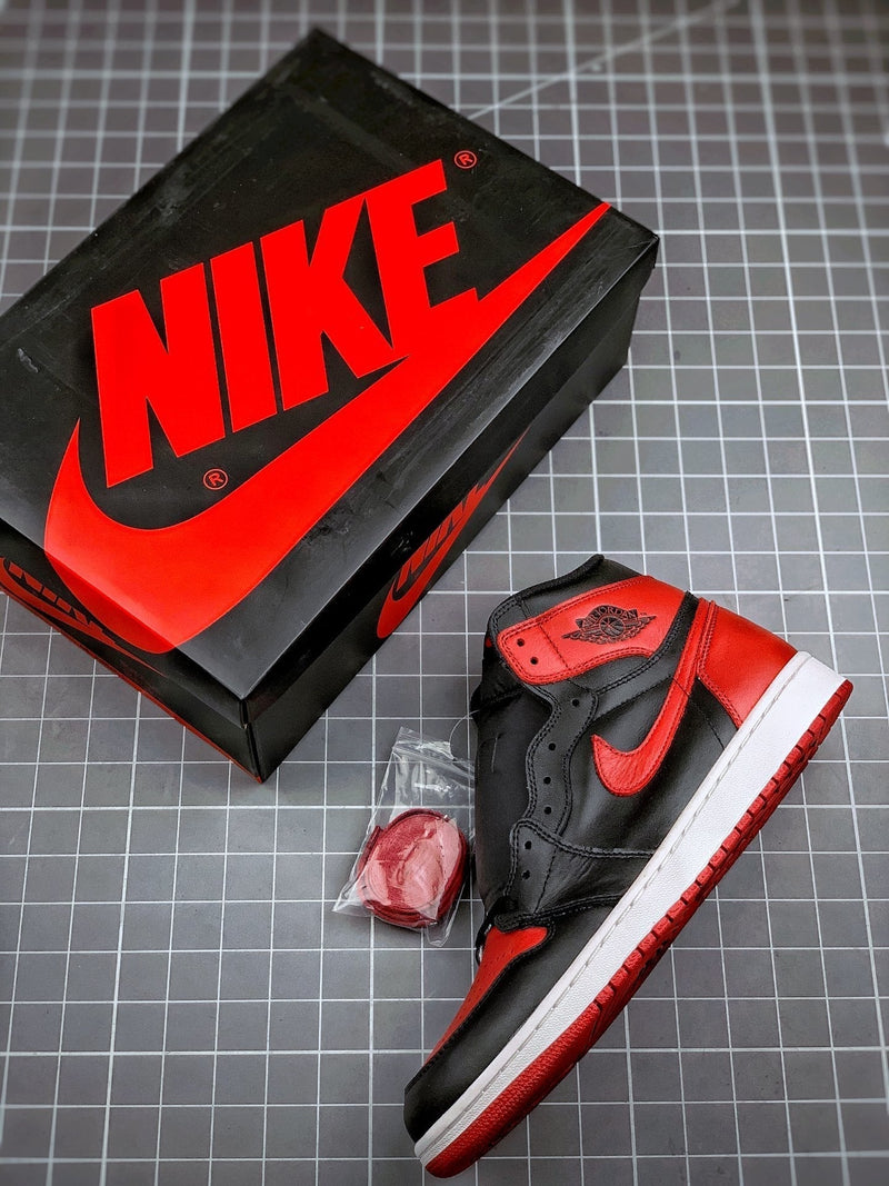 Tênis Nike Air Jordan 1 High 'Bred Banned' - Rei da Pelada