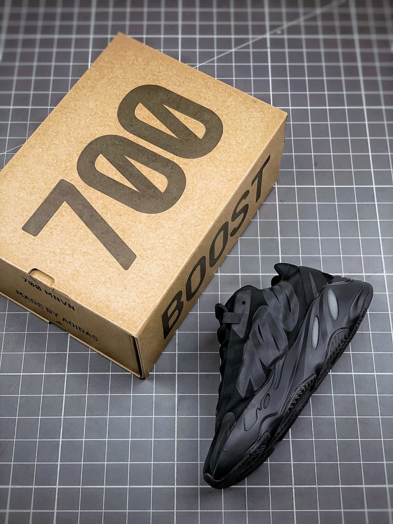 Tênis Adidas Yeezy Boost 700 MNVN - Rei da Pelada