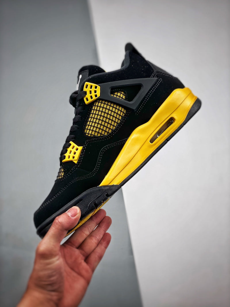 Tênis Nike Air Jordan 4 "Thunder" - Rei da Pelada