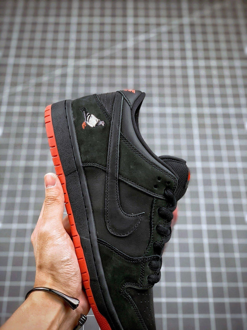 Tênis Nike SB Dunk Low x Staple "Black Pigeon" - Rei da Pelada