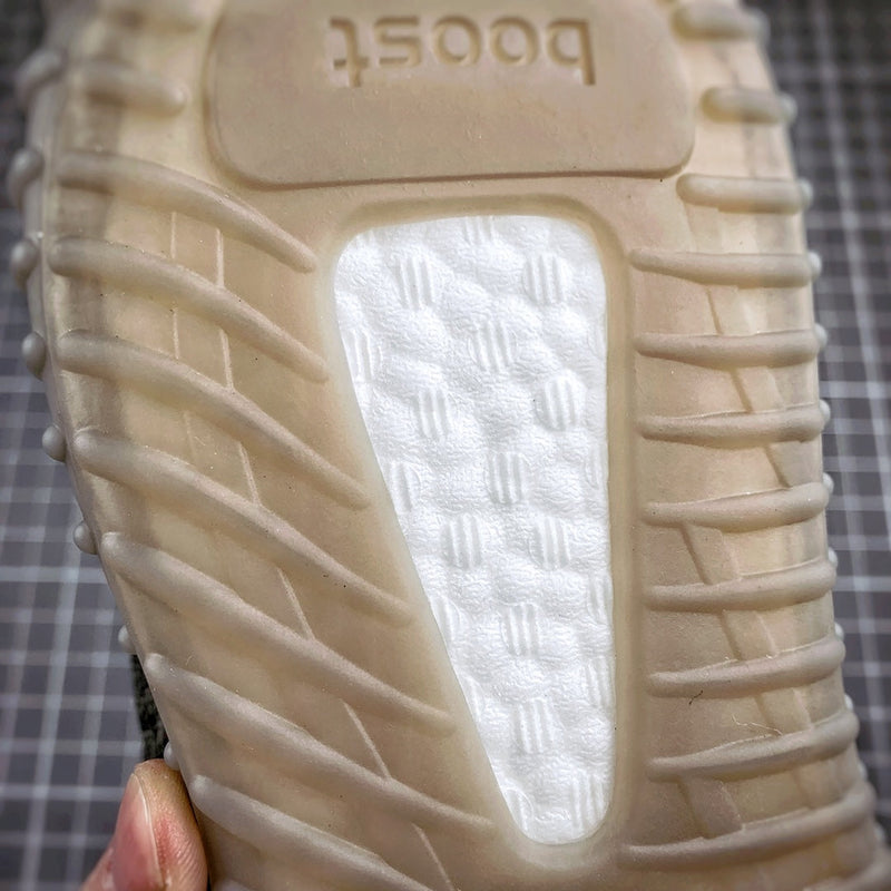 Tênis Adidas Yeezy 350 Boost V2 Beluga (Refletivo) - Rei da Pelada