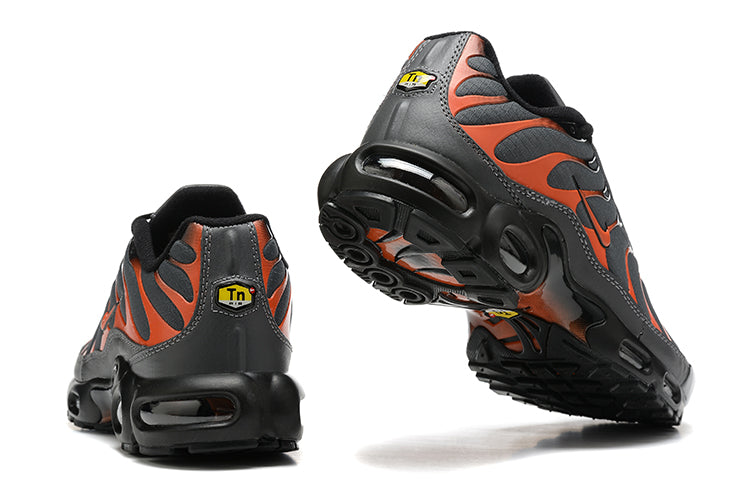 Tênis Nike Air Max Plus Tn "Safety Orange" - Rei da Pelada