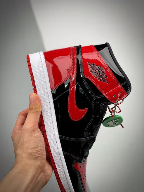 Tênis Nike Air Jordan 1 High "Bred Patent" - Rei da Pelada